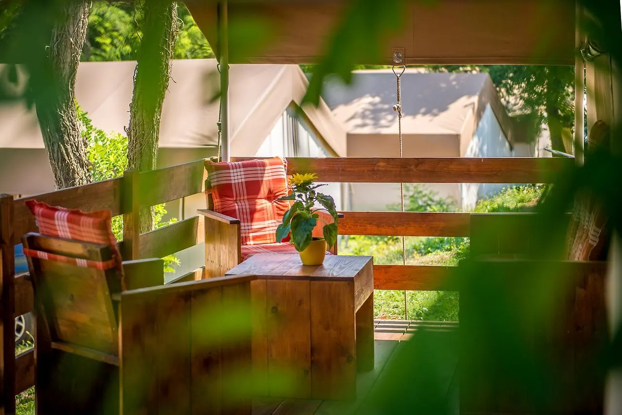 Sunflower Camping Villa Novigrad 4*, Mareda