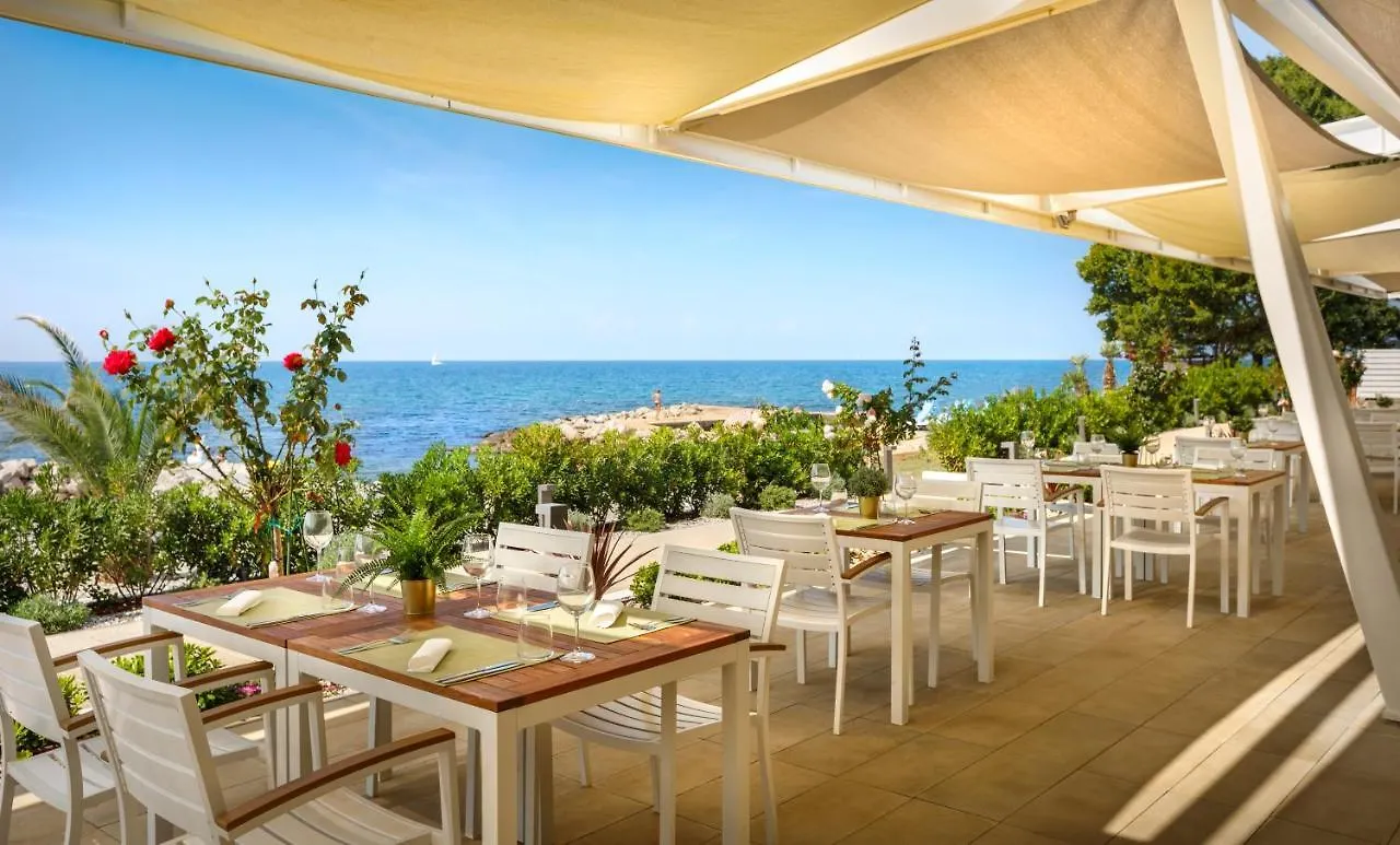 Sunflower Camping Villa Novigrad Holiday park